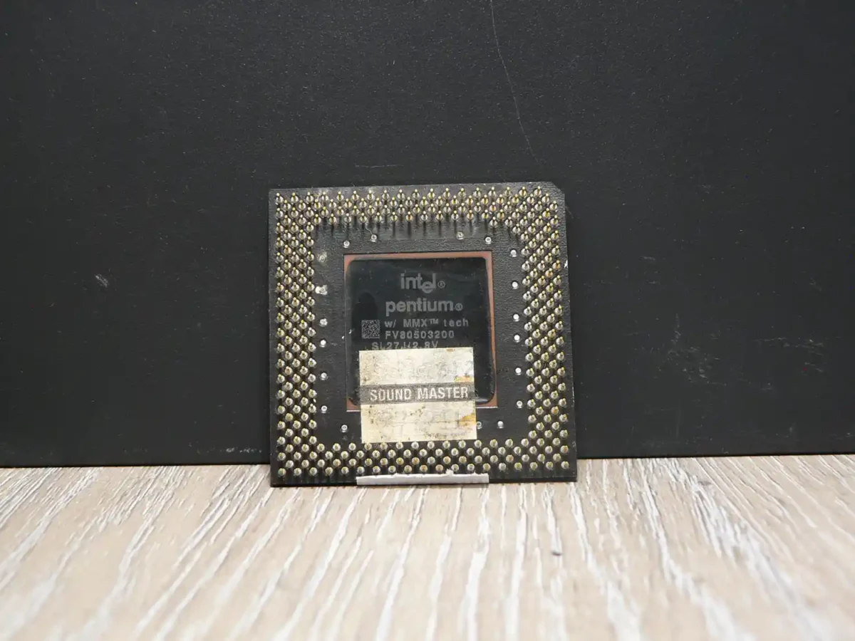 Intel Pentium 200MMX SL27J Socket 7 Processzor - Image 2