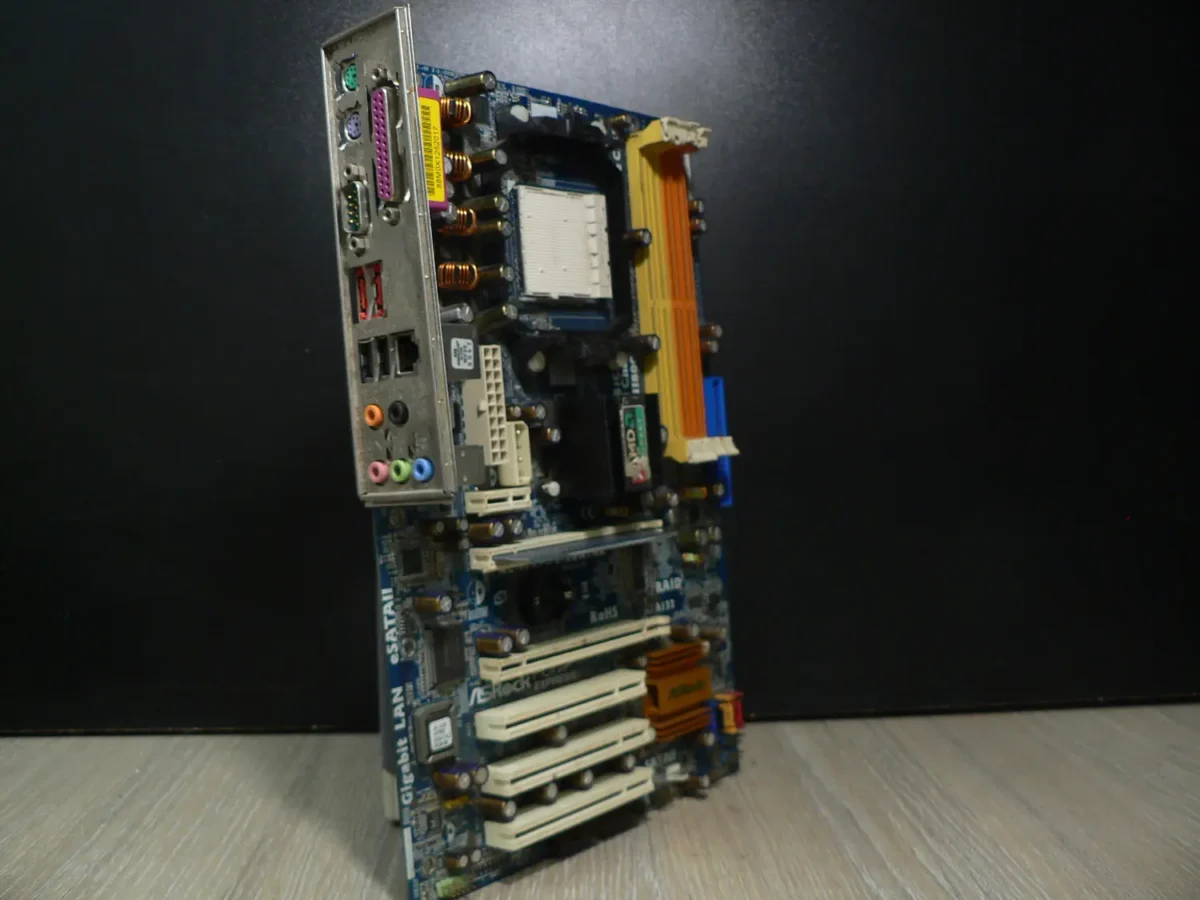ASRock ALiveXFire-eSATA2 Socket AM2 Alaplap + Hátlap/IO-Shield - Image 1