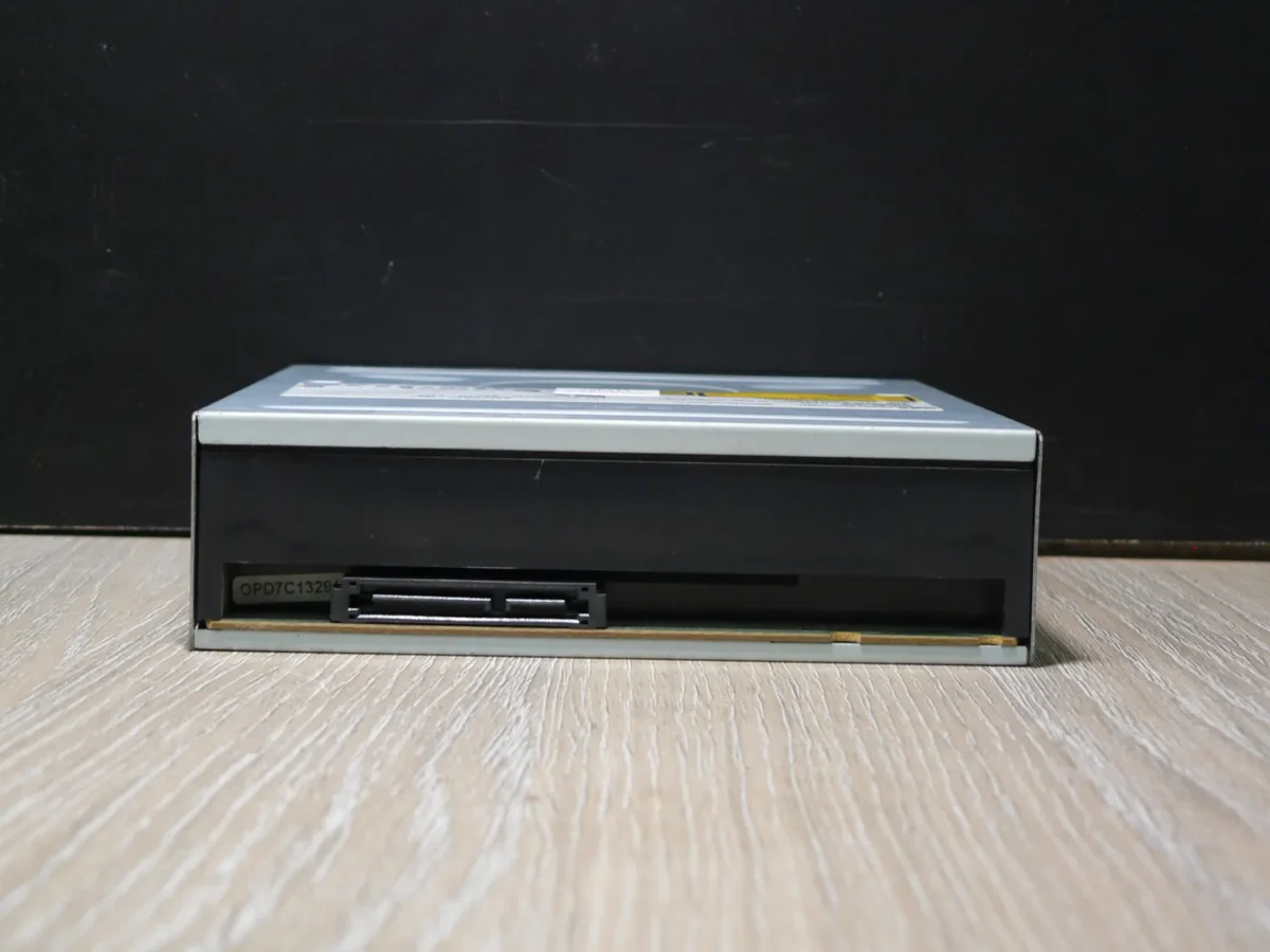 LG GSA-H73N SATA DVD-ROM (2007) - Image 4