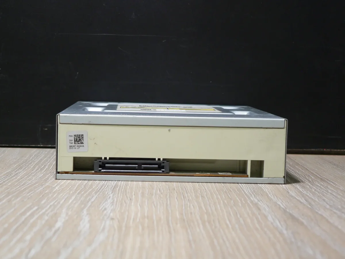 Toshiba TS-H653G SATA DVD-ROM - Image 4