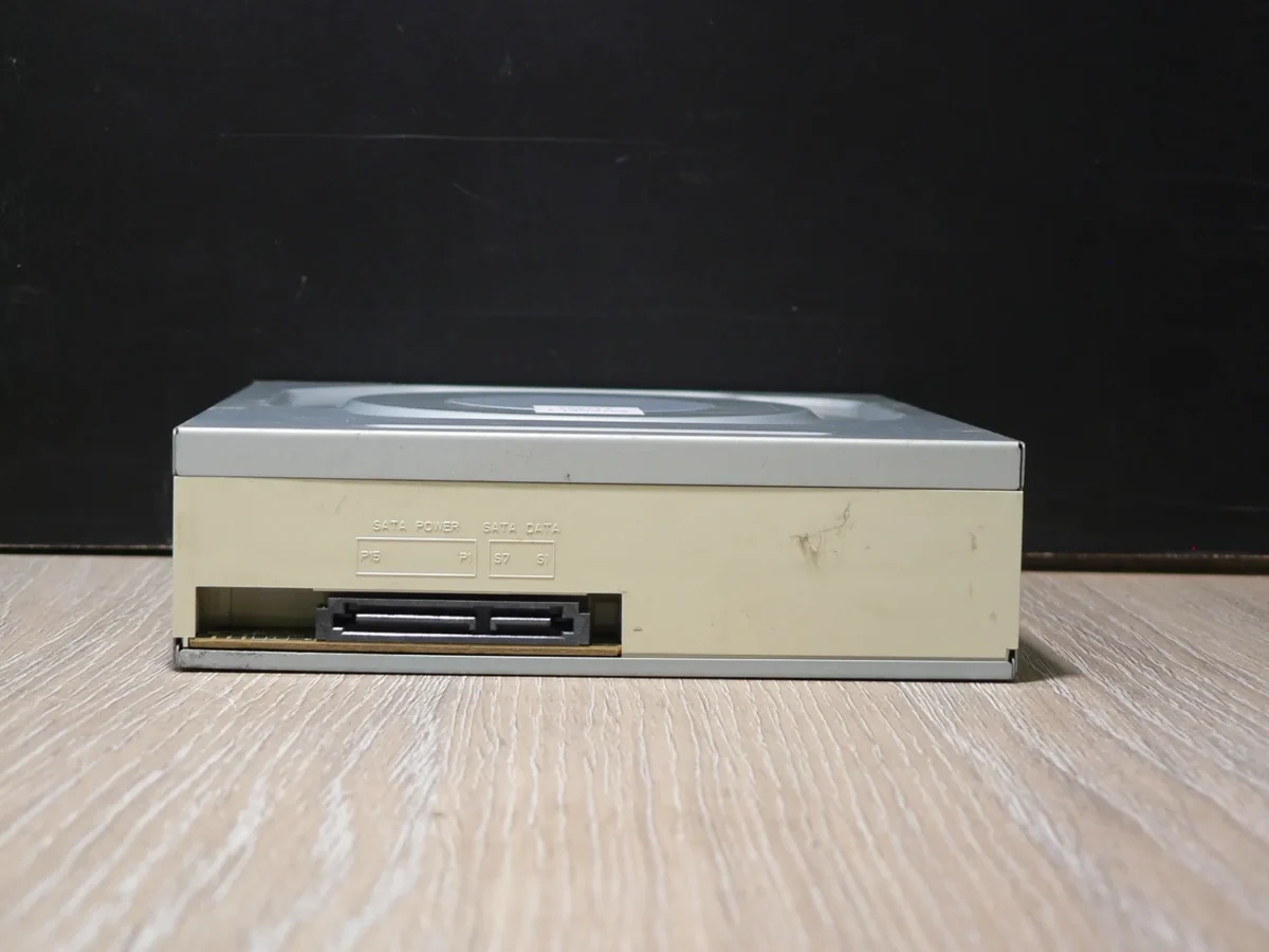 HP DH-16ABSH SATA DVD-ROM (2011) - Image 4