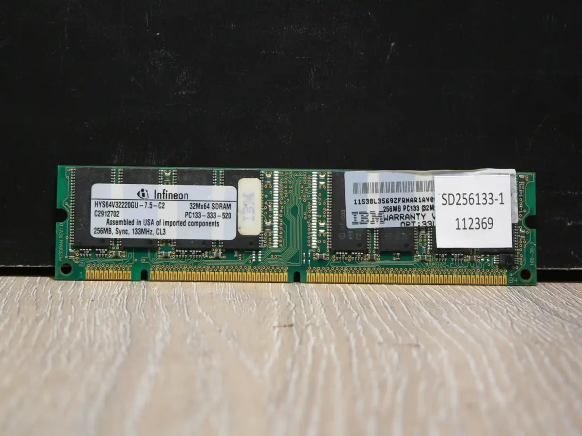 Infineon IBM 256MB PC133 SD Memória - Image 1