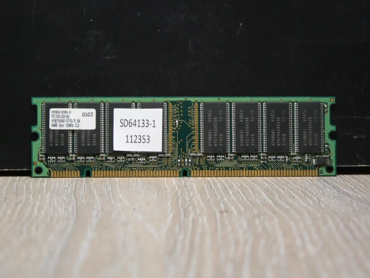 Hyundai 64MB PC133 SD Memória - Image 1