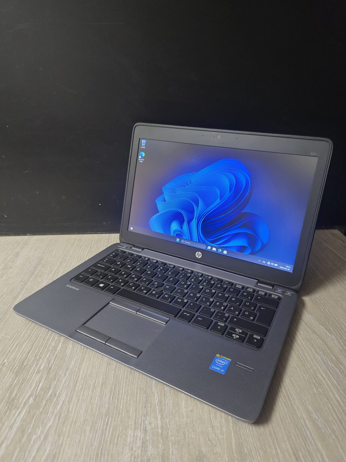 20260930_183842 HP EliteBook 820 G2 felújított laptop – Intel Core i5, 4 GB RAM, 240 GB SSD - Image 1
