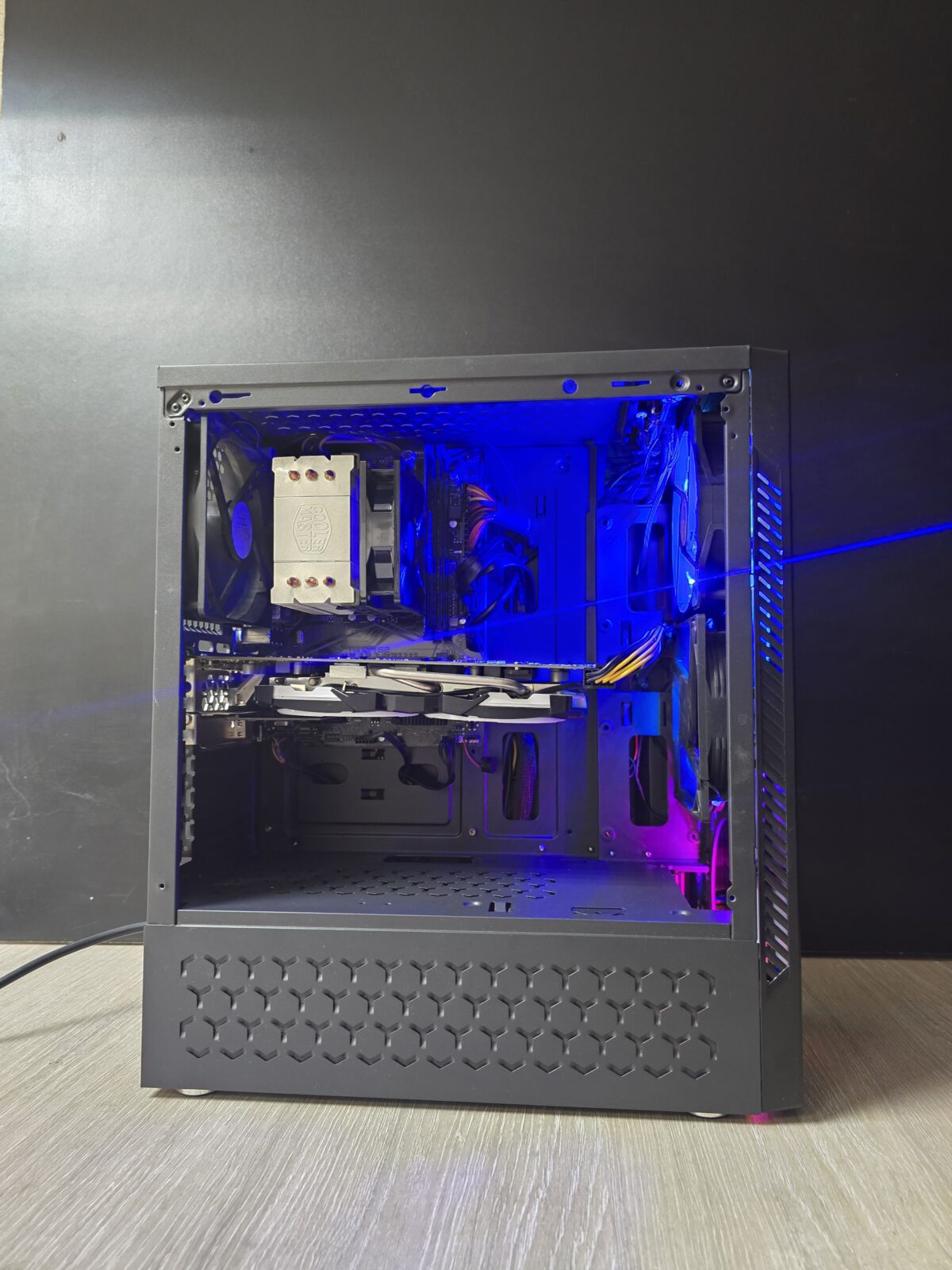 NEO PC – Intel Core i5, 16 GB RAM és Radeon RX 580 8 GB - Image 3