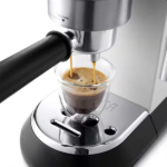 DELONGHI EC685.W Dedica Style eszpresszó kávéfőző, tartály: 1,1 l, Fehér - Image 2