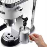 DELONGHI EC685.W Dedica Style eszpresszó kávéfőző, tartály: 1,1 l, Fehér - Image 3