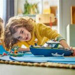 LEGO® City Üldözés rendőrségi csónakkal, játék felfújható motorcsónakkal és gumicsónakkal 60456 - Image 5