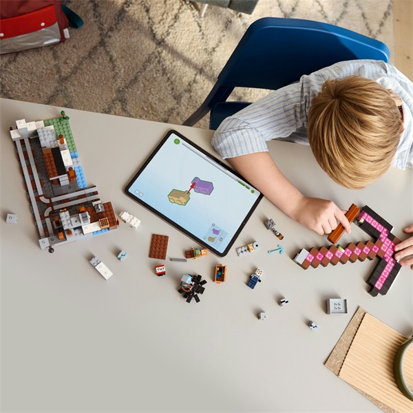 LEGO® Minecraft® A csákánybánya, dekoráció a gamerszobába és csákányos játék 21277 - Image 4