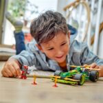 LEGO® NINJAGO® Lloyd hátrahúzhatós versenyautója, történetmesélős játékszett 71828 - Image 5