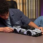 LEGO® Technic Lamborghini Revuelto szuper sportautó készlet, STEM-építőjáték 42214 - Image 5