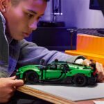 LEGO® Technic Zöld Bugatti Chiron Pur Sport hiperautó 42241 - Image 5